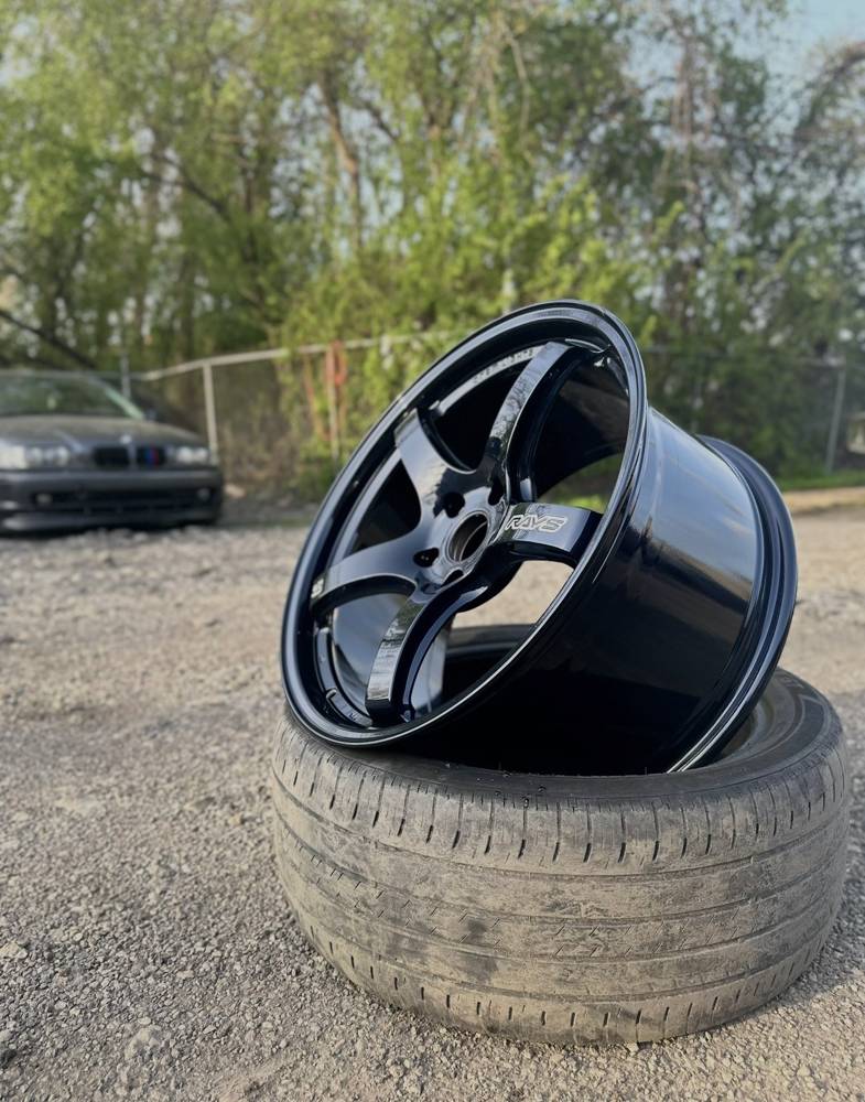 Gloss black wheel