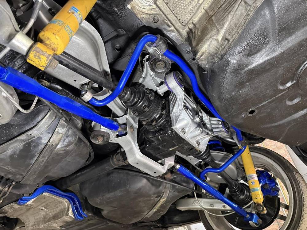Suspension parts back on the car