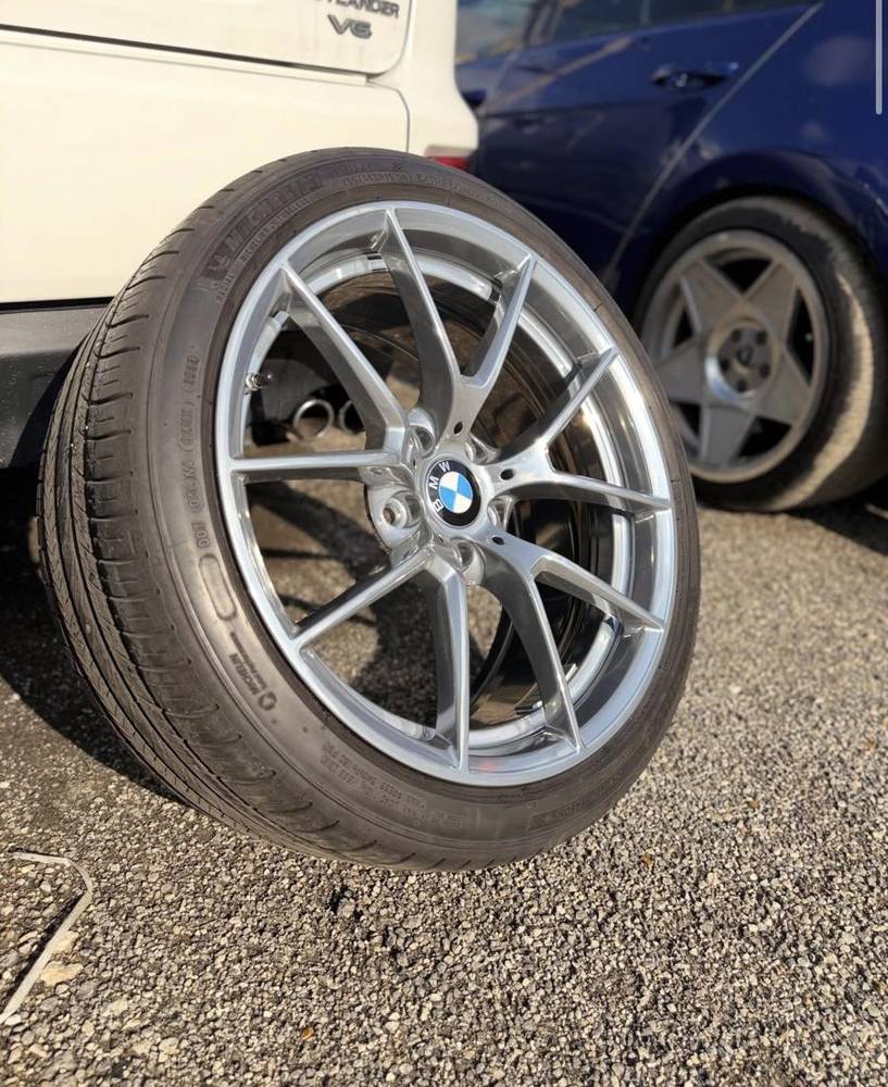 Refinished BMW wheel in silver